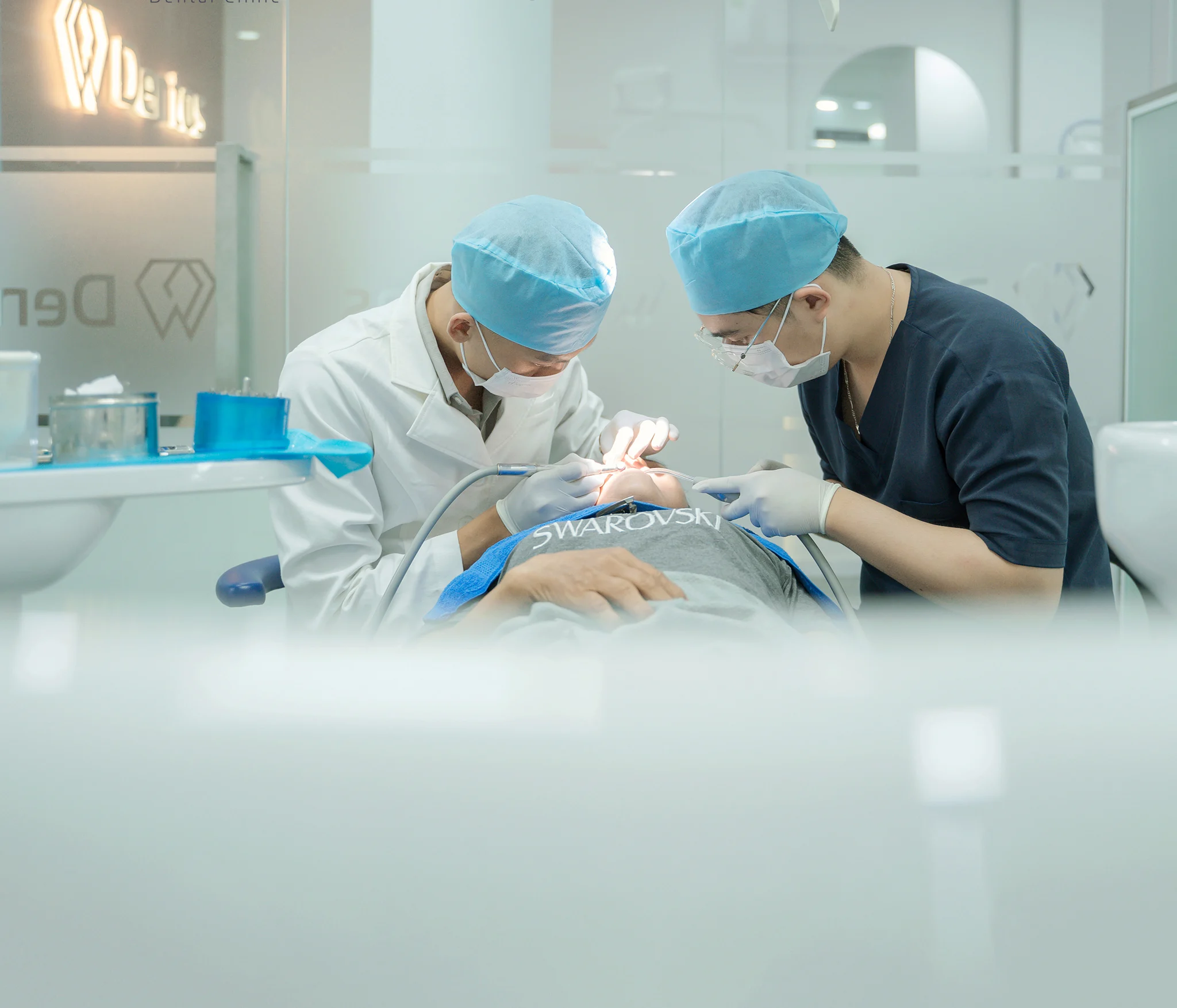 Bọc răng sứ mất bao lâu? Bí quyết duy trì độ bền cho răng sứ