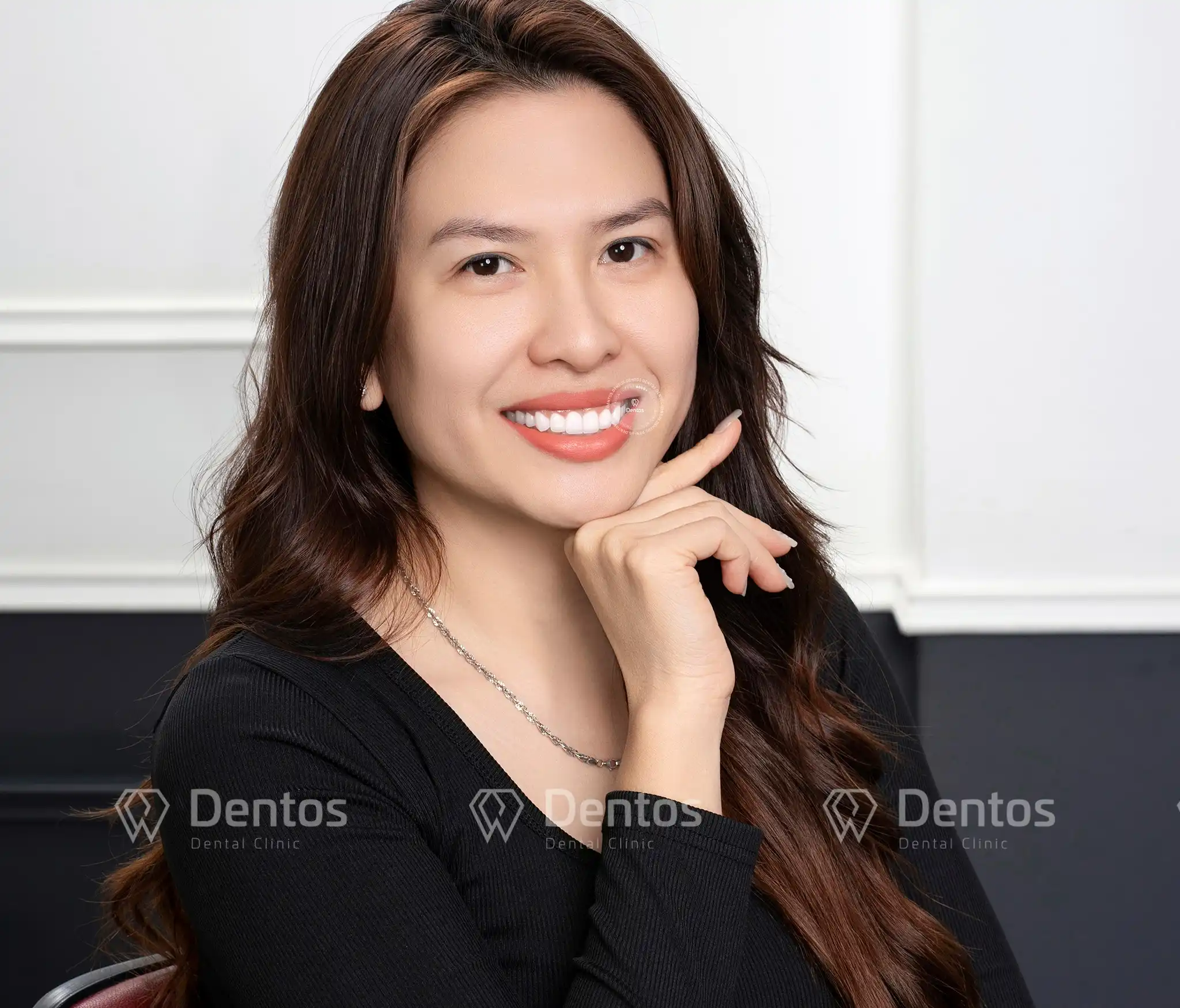 Có nên làm răng sứ không? Lợi ích, rủi ro & tư vấn từ chuyên gia