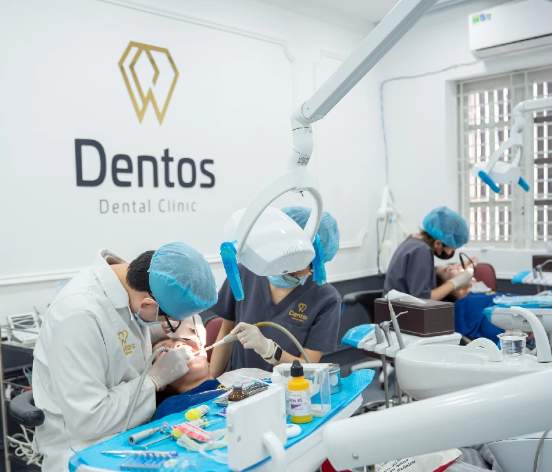 Sau khi bọc răng sứ bao lâu thì ăn được? Ăn uống gì để răng bền?